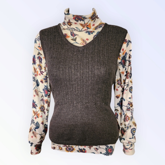 Vintage Principles Sweater Vest with Beaded Detail | Preppy Acadamia Minimalist - Picture 2 of 5